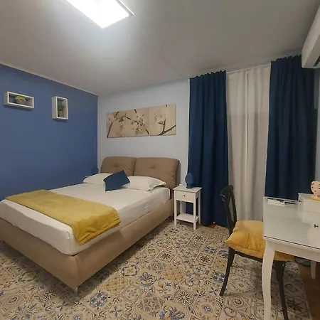 Piazza Mazzini Bed & Breakfast 4*
