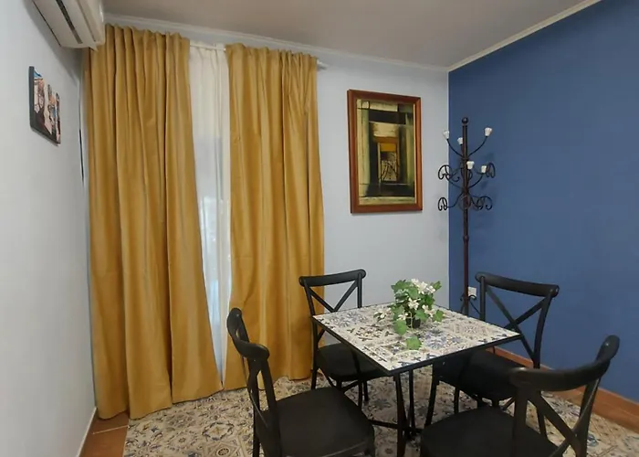 Piazza Mazzini 4*