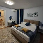 Piazza Mazzini 4*