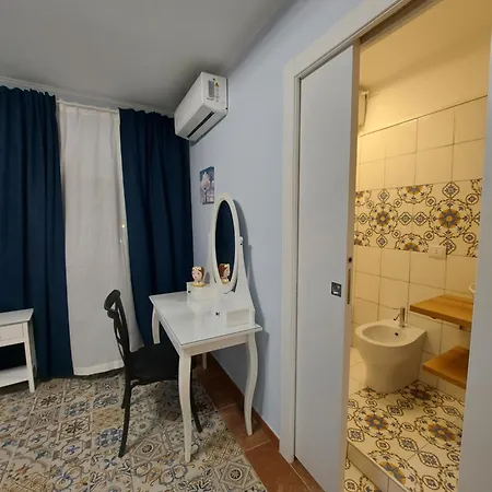 Piazza Mazzini Couette-café Catane