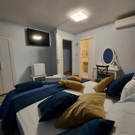 Piazza Mazzini 4*