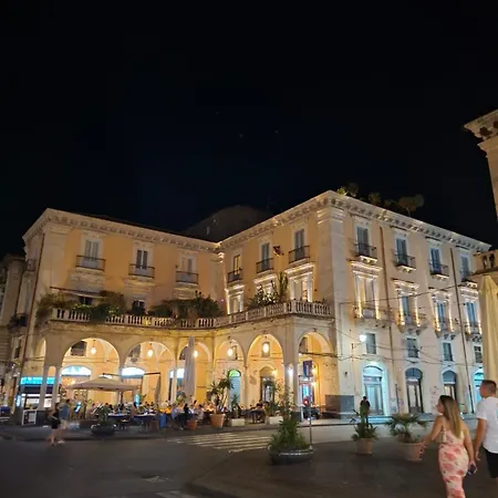 Piazza Mazzini Couette-café 4*