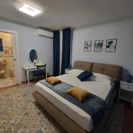 Piazza Mazzini 4*